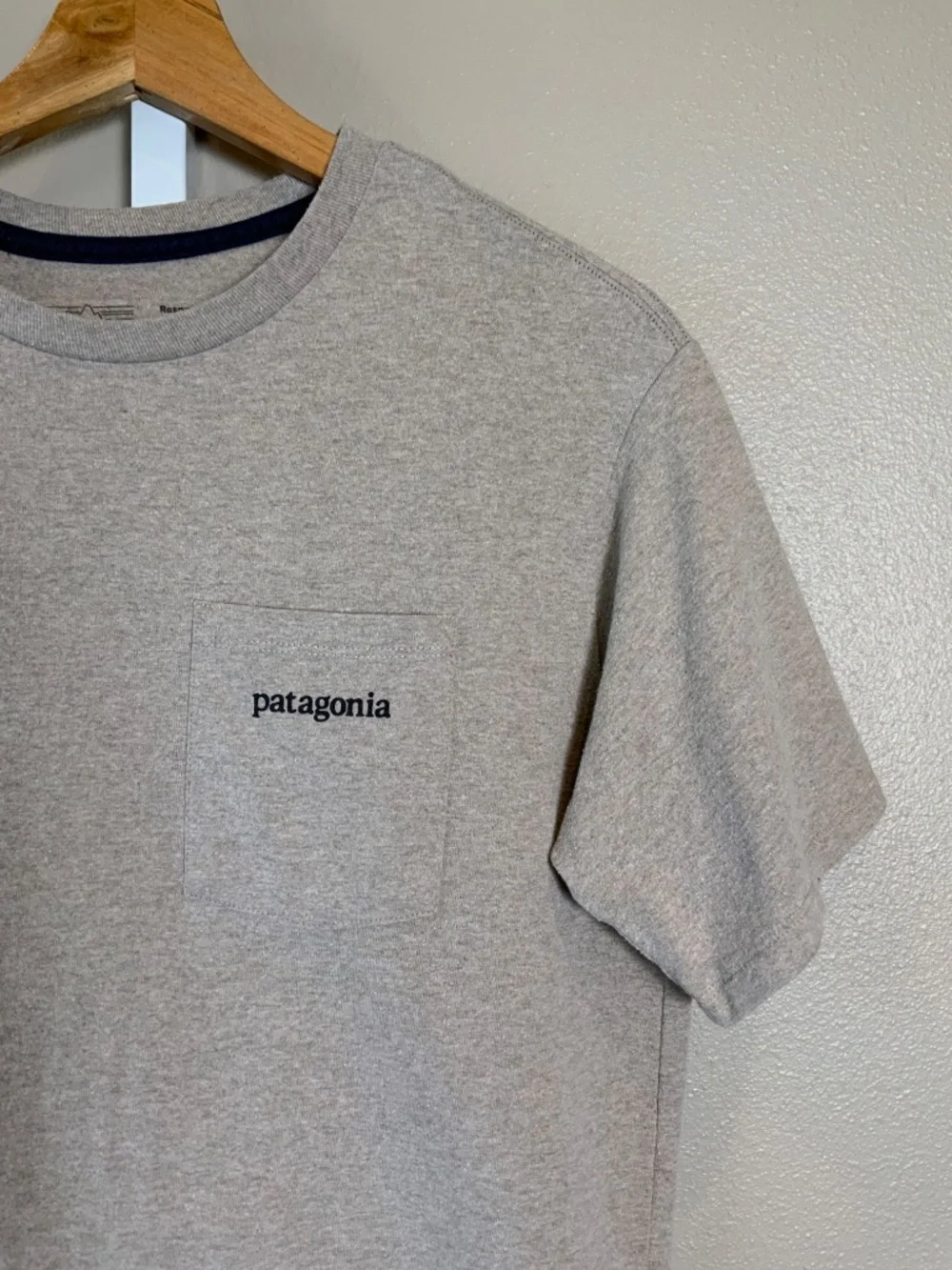 Patagonia P-6 & Line Logo Ridge Pocket Responsibili Tee SS T-Shirts Lot of (3)
